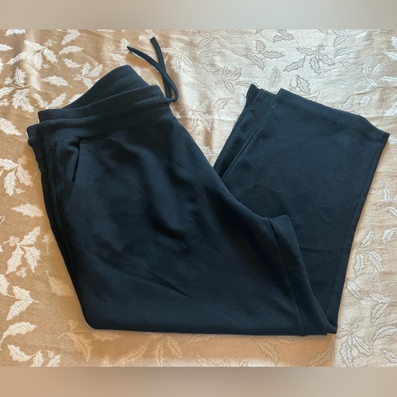 32 Degrees Pants - Women’s Black Cool Pull on Black Cropped Pants
